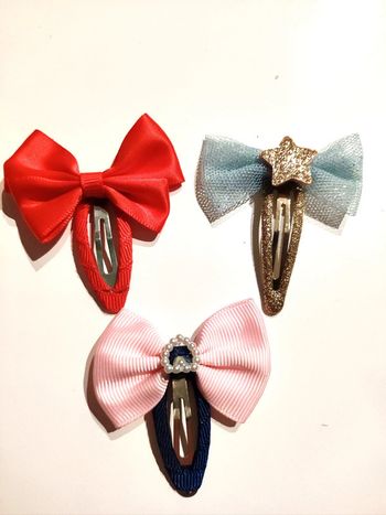 Lot 3 pinces noeuds papillons fêtes ( pailettes & perle)