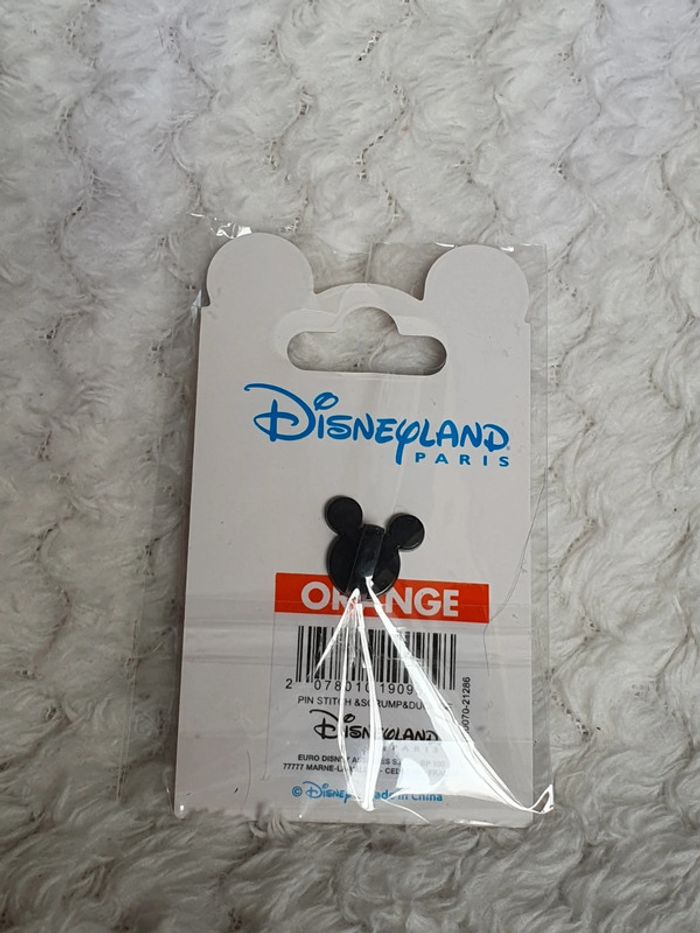 Pin's Stitch et souillon dlp disneyland paris calin oe - photo numéro 2