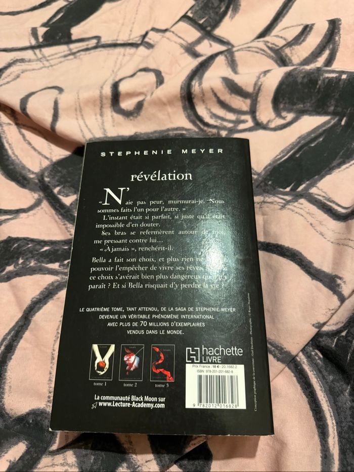 Twilight tome 4 Révélation - Stephenie Meyer - photo numéro 2