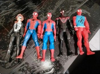 Figurines super héros 