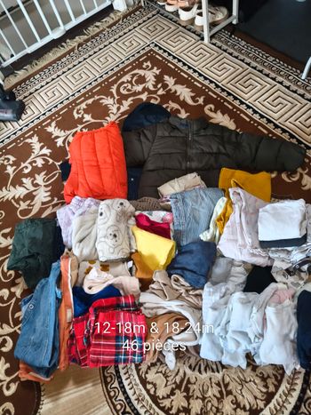 Lot de vêtements bébé fille mixte entre 12 et 24 mois 