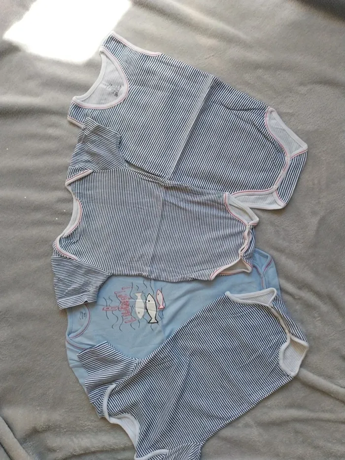 Lot 4 bodies neuf