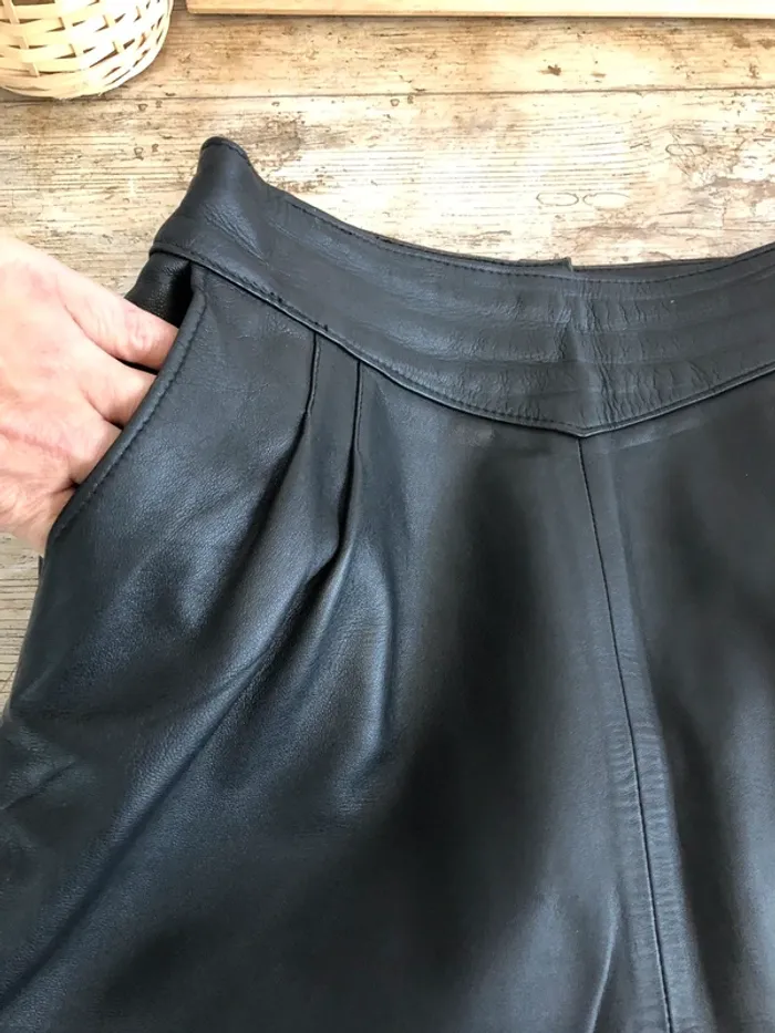 Jupe en cuir - photo numéro 3