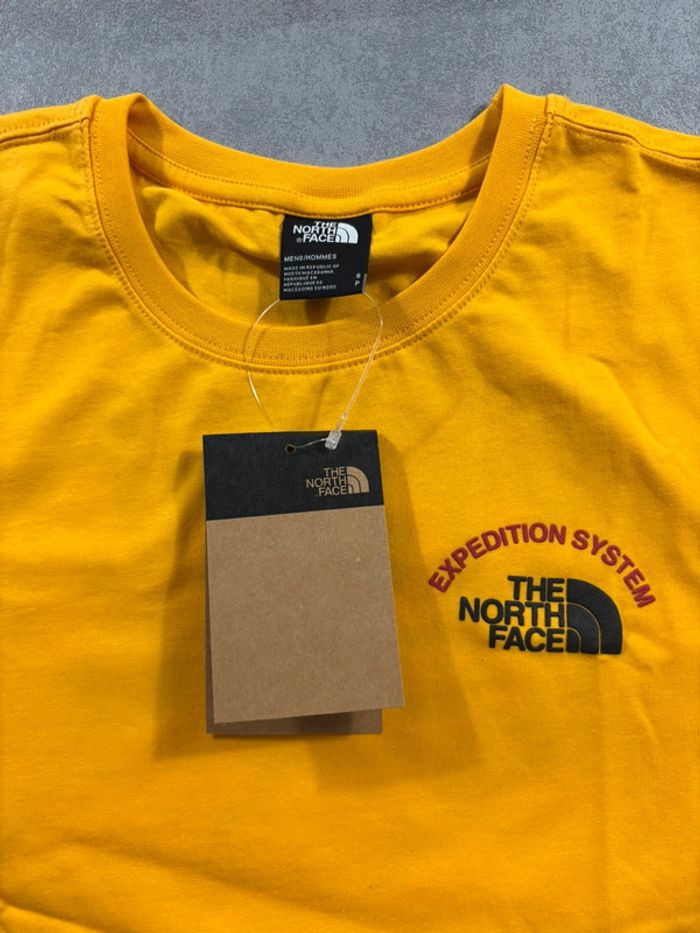 T-Shirt The north Face Aniversary Jaune Taille S Neuf avec étiquette - photo numéro 4