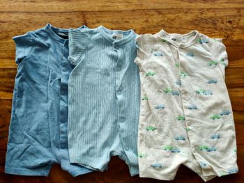 Lot 3 combinaisons H&M 1/2mois