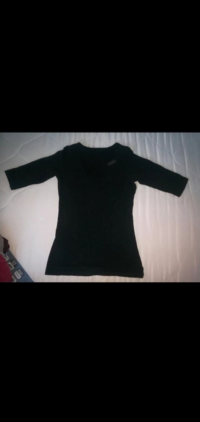 Tee shirt noir col V manches aux coudes taille 34/36 - photo numéro 3