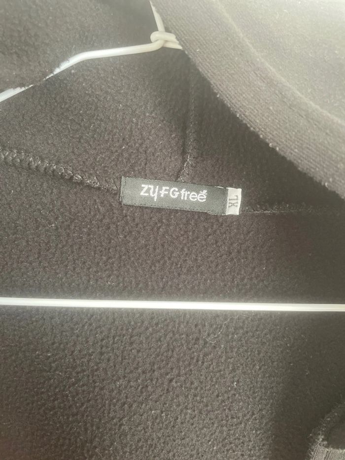 Veste à capuche asymétrique t. XL - photo numéro 3
