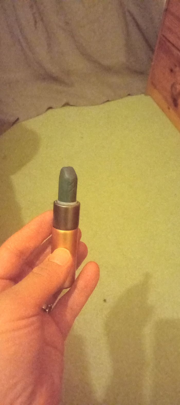 Maquillage pour levres colour noir