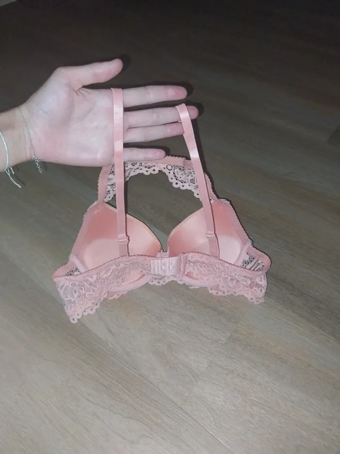 Soutien gorge - photo numéro 2