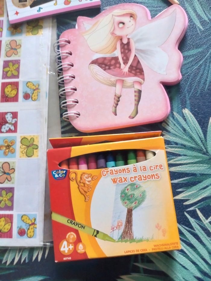Lot d'activités créatives pour fille - photo numéro 6