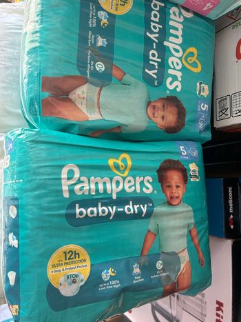 2 Packs Pampers baby dry t5