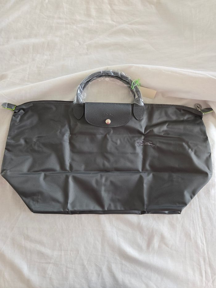 Grand sac de voyage Longchamp Le Pliage type L gris