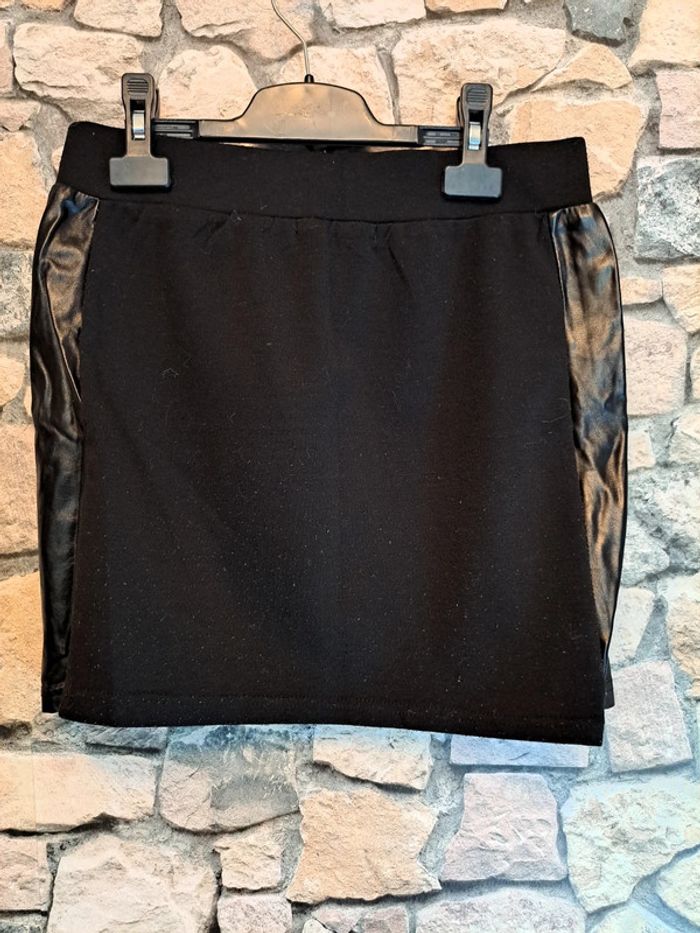 Jupe courte - photo numéro 2