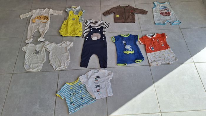 Lot vêtements bébé 6 mois, 13 pièces