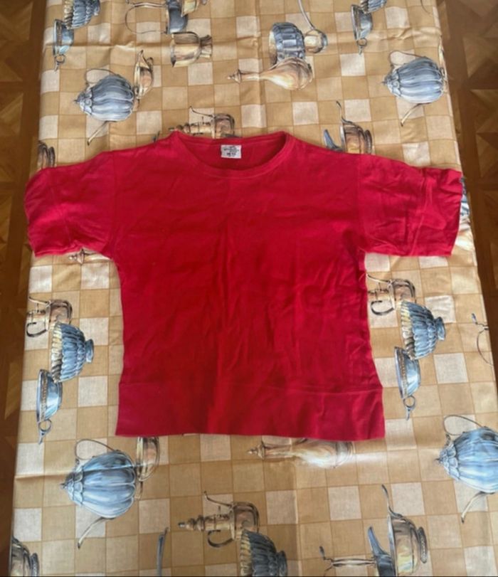 Tee shirt court