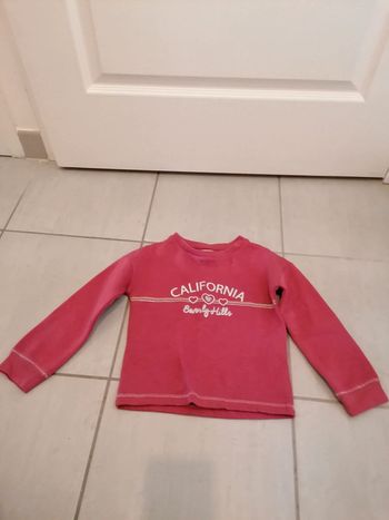Sweat porté une ou deux fois comme neuf