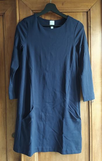 Robe H&M taille XS.