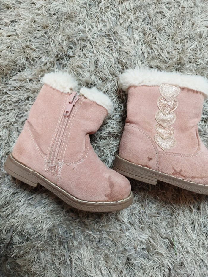 Bottes bébé fille couleur rose moumoute et cœur pointure 20 - photo numéro 6