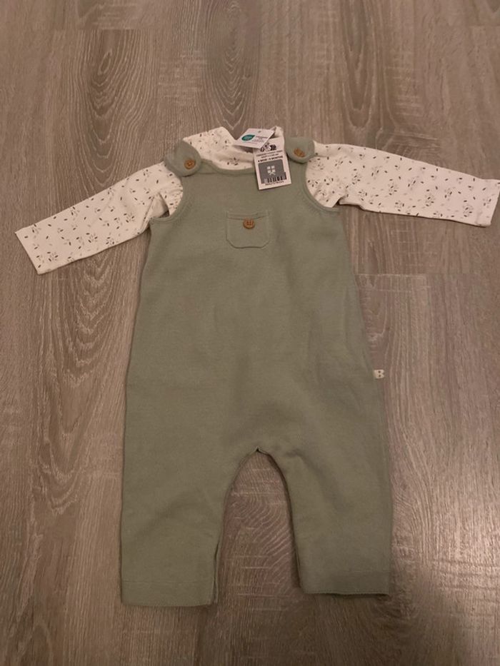 Ensemble neuf etiquette obaibi salopette et body 6 mois 68 cm