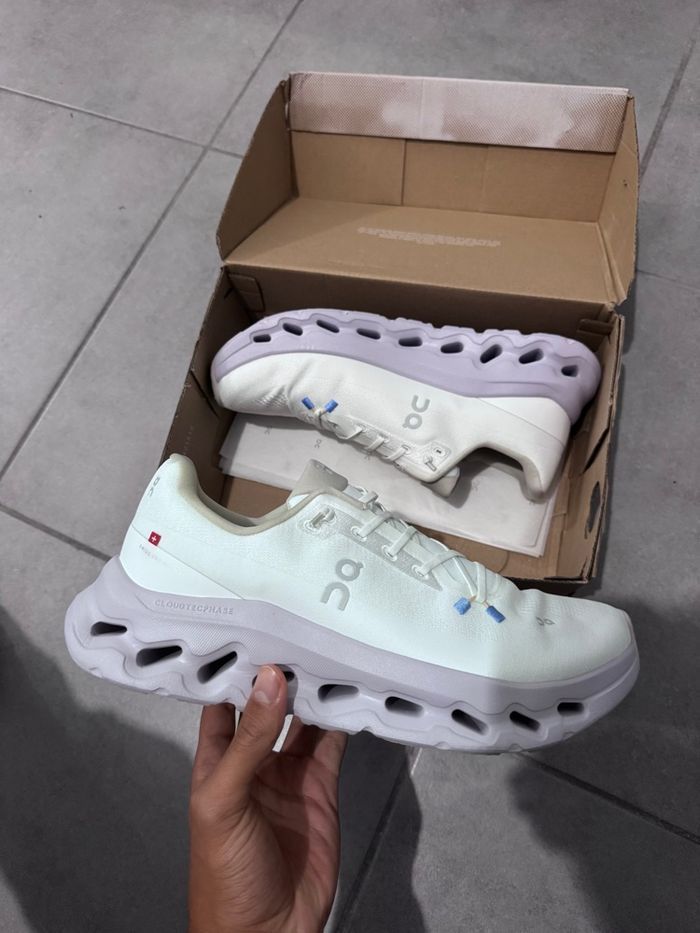 Baskets running ON Cloudtilt taille 45 noir/blanc - photo numéro 6