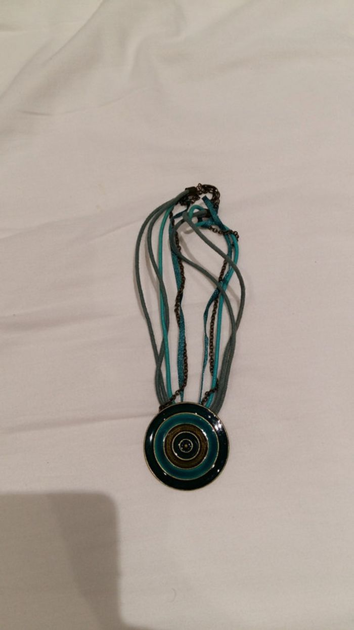 Collier ras du cou