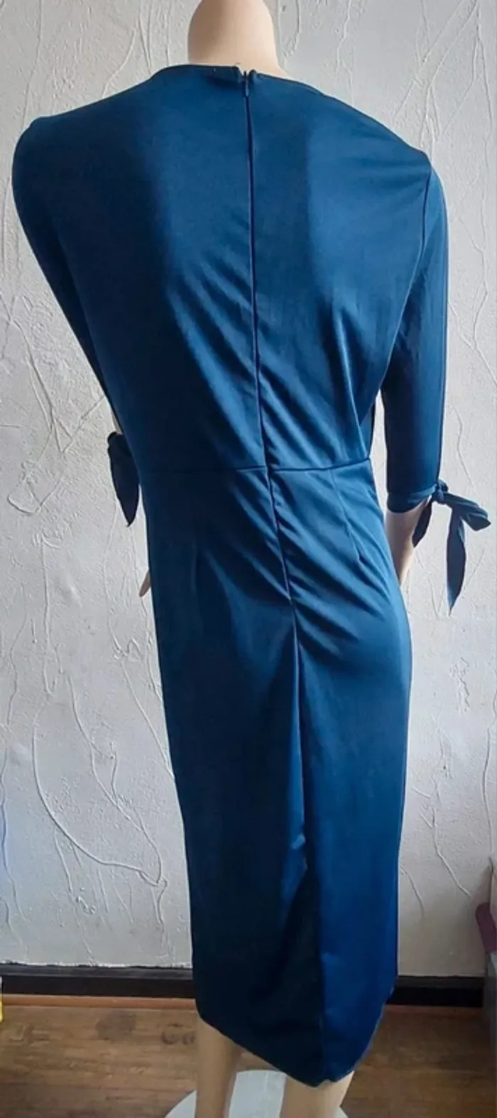 Robe bleu pétrole élégante à motifs floraux Taille M - photo numéro 7