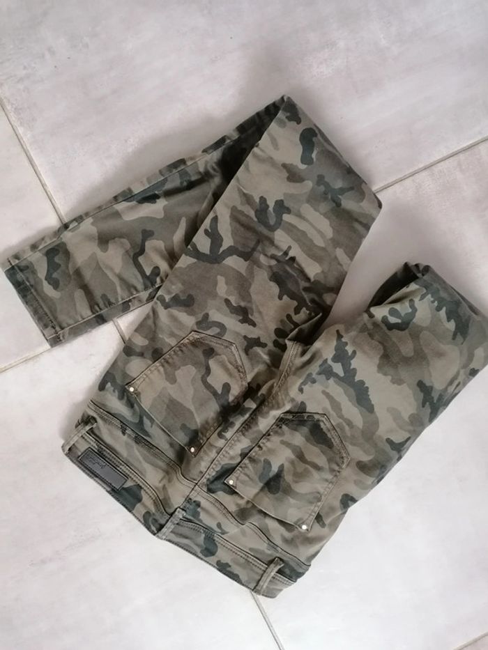 Jean kaki armée femme taille 36 stradivarius - photo numéro 2