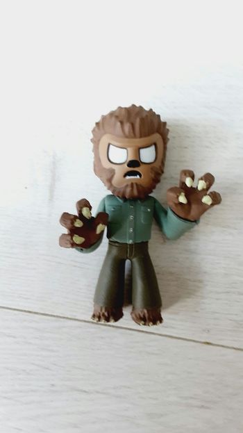 Figurine mistery pop Loup garou 7 cm