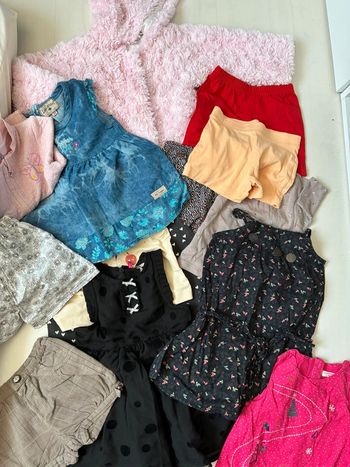 Lot vêtements fille 23/24 mois