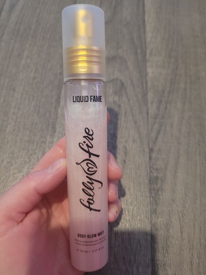 Brume éclatante pour le corps Folly Fire💕
