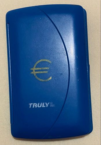 Petite calculatrice avec clapet 