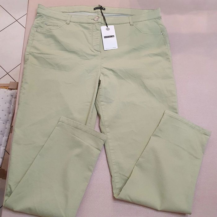 Magnifique pantalon magique léger, effet seconde peau, galbant, couleur vert olive taille48 Breal - photo numéro 3