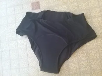 Culotte menstruelle noire femme