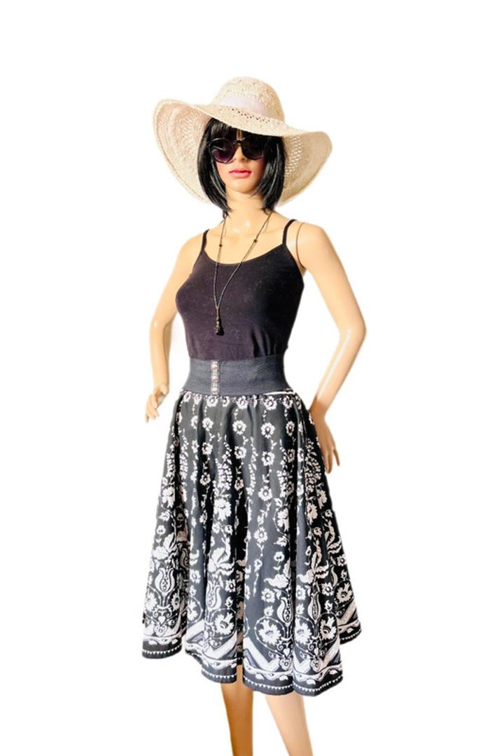 🖤🌿Jupe volante vintage fleurie baroque floral black white mid-length skirt🌿🖤 - photo numéro 8
