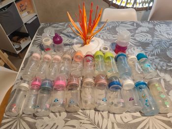 Lot biberons et accessoires