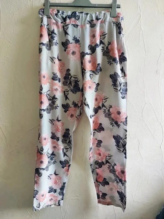 Pantalon léger à motifs floraux Taille L