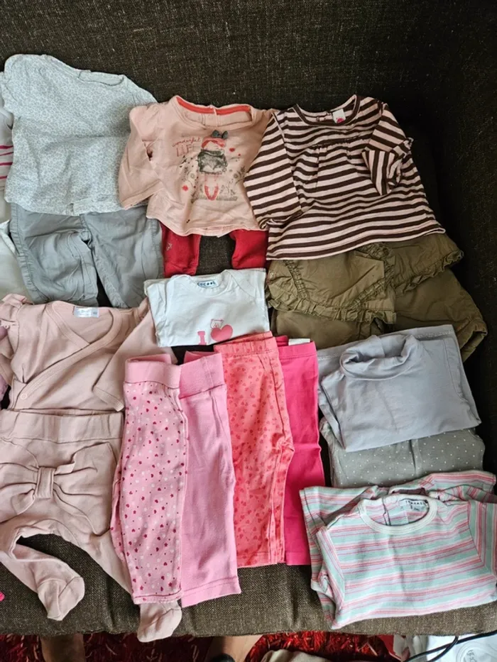 Lot 45 vetements fille printemps été 3 mois - photo numéro 5