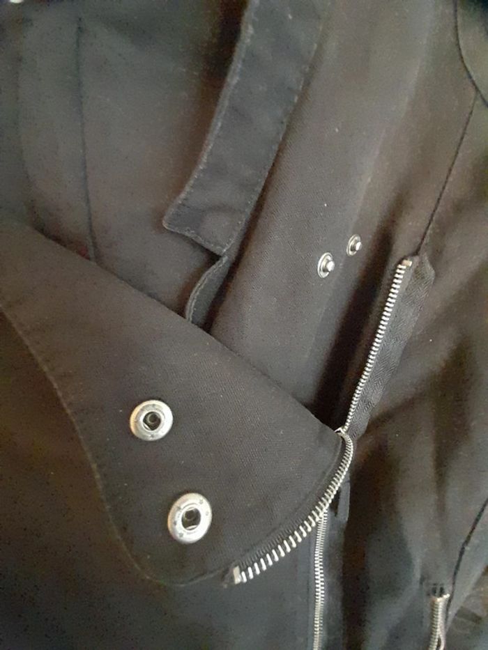Veste noire - photo numéro 2