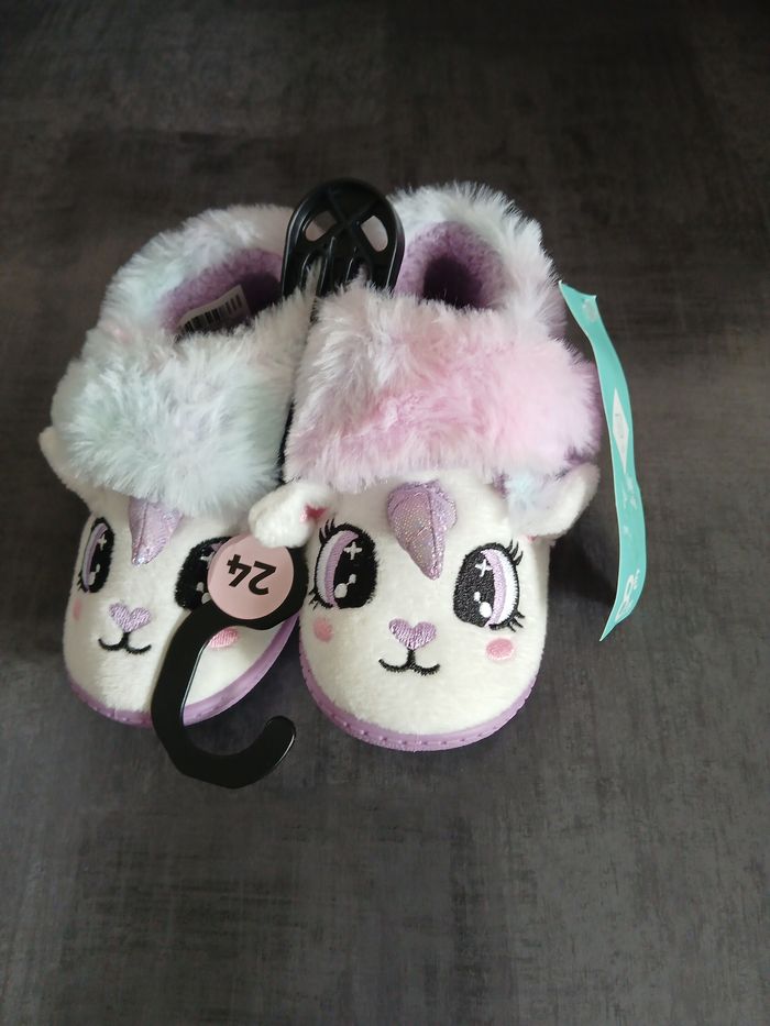 chaussons fille licorne 24