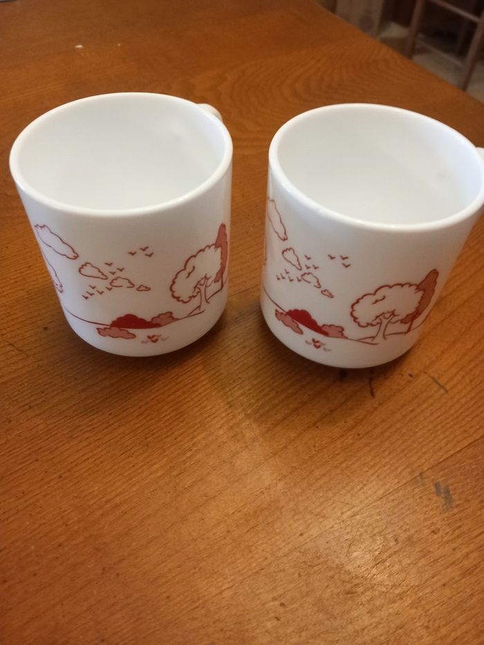 Lot 2 mugs