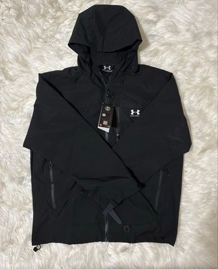 Veste Under Armour taille L , neuve avec étiquette.