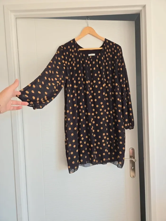 Robe noire a pois - photo numéro 2