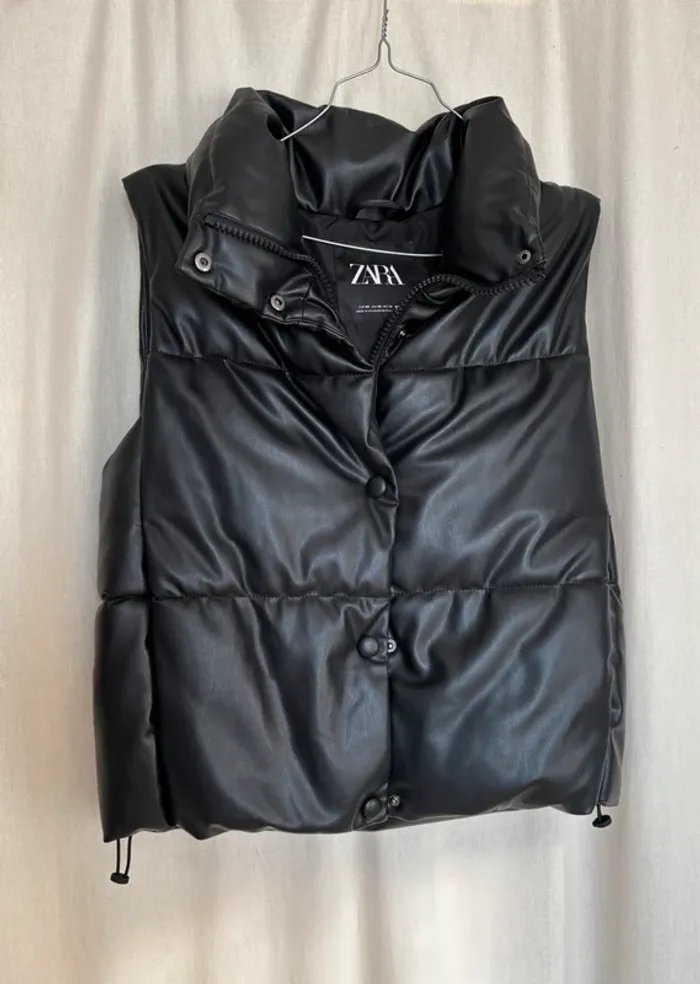 Doudoune sans manches cuir noir Zara