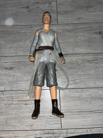Figurine grand modèle stars wars Rey
