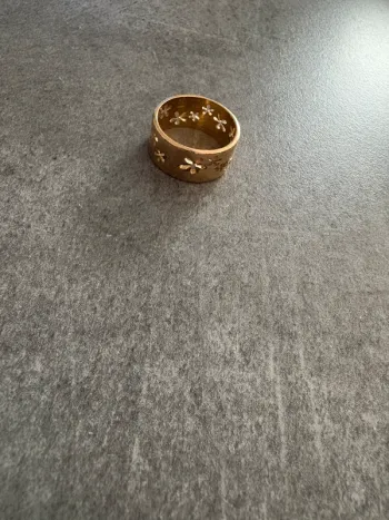 Bague dorée