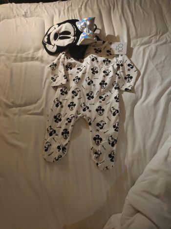 Pyjama 100ans Disney neuf 9 mois