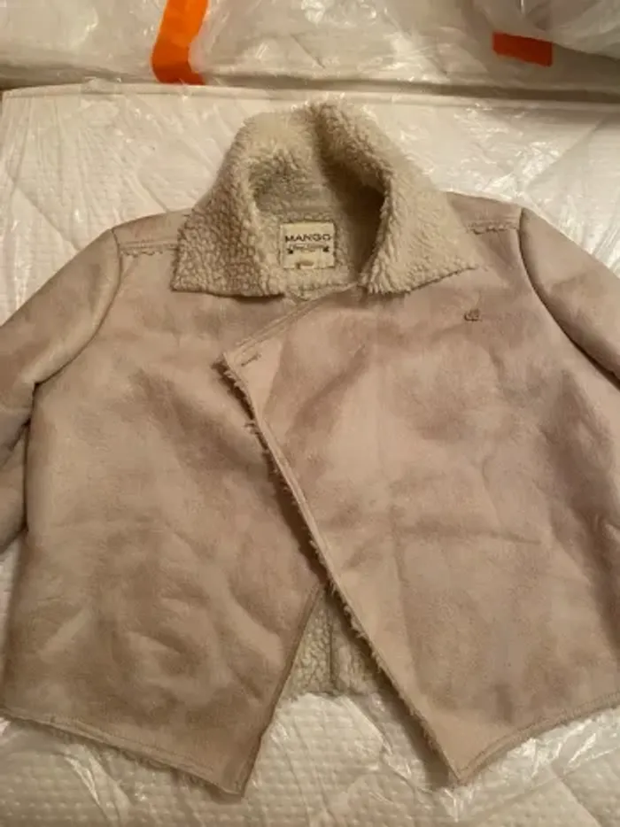 Veste en suédine beige fourré moumoute - photo numéro 6