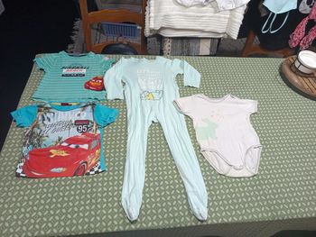 Lot vêtements garçon taille 3a Disney