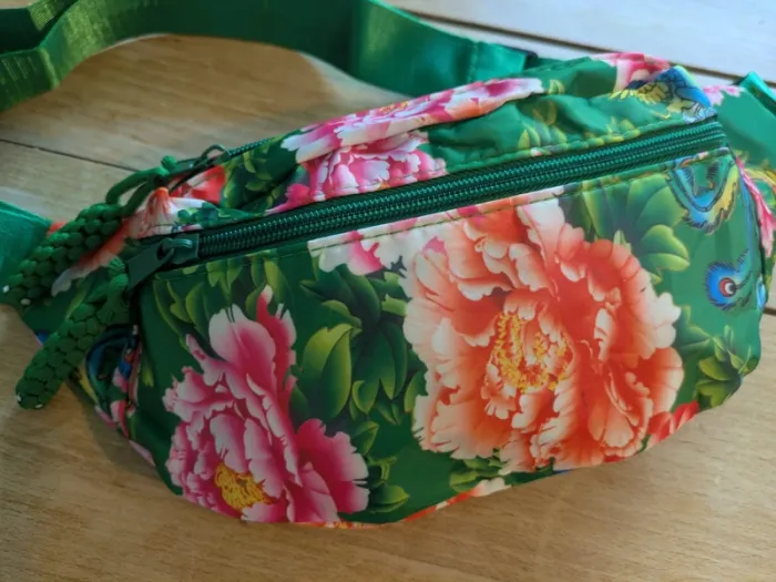 Sac banane fleuri vert – festival, voyage, sport, pratique, tendance - photo numéro 10