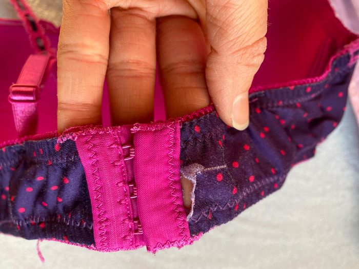Soutien gorge rose/violet Censored 90 C - photo numéro 4
